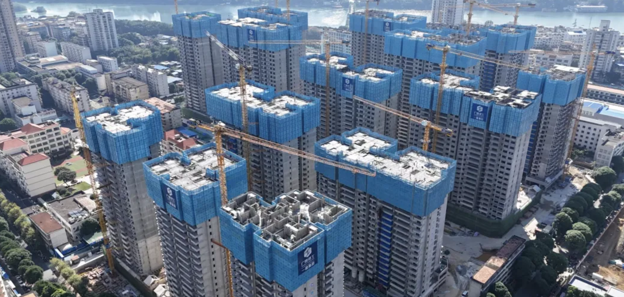 j9九游会大基建高质量建成一批重大城市更新项目，全力参与新一轮城中村改造工作